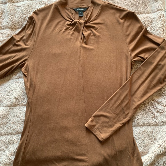 RW&Co High Neck - Picture 1 of 3